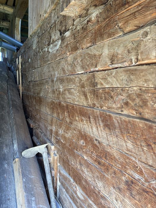 Se Vinde  lemn/casa/sura vechi pentru Relocare/refolosinta