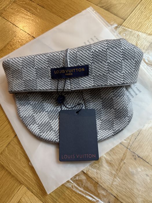 Căciulă Louis Vuitton