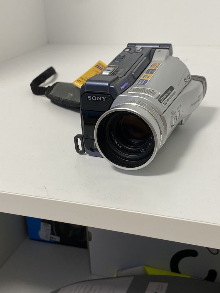 Sony DCR-IP220E камера