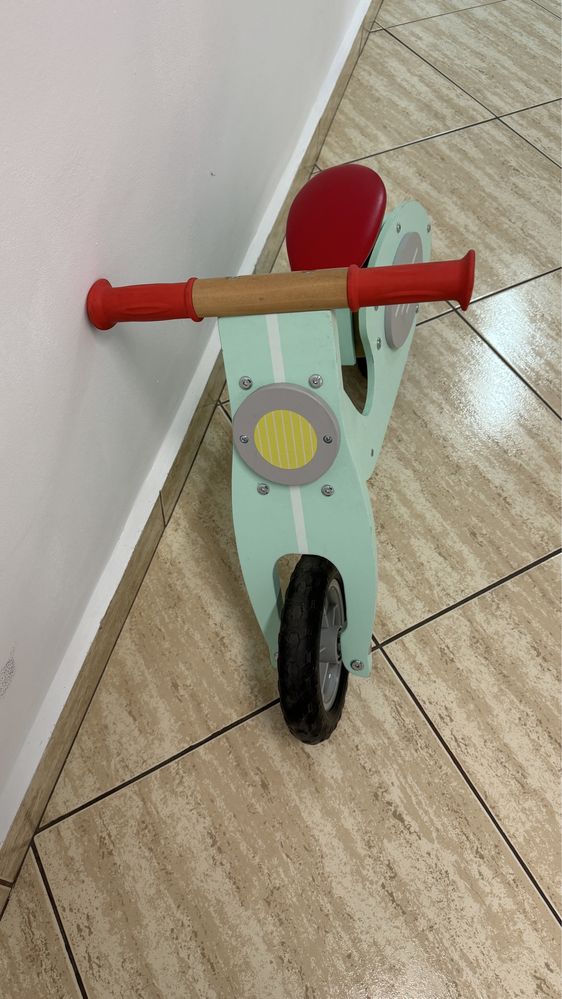 Scooter/Bicicleta din lemn fără pedale