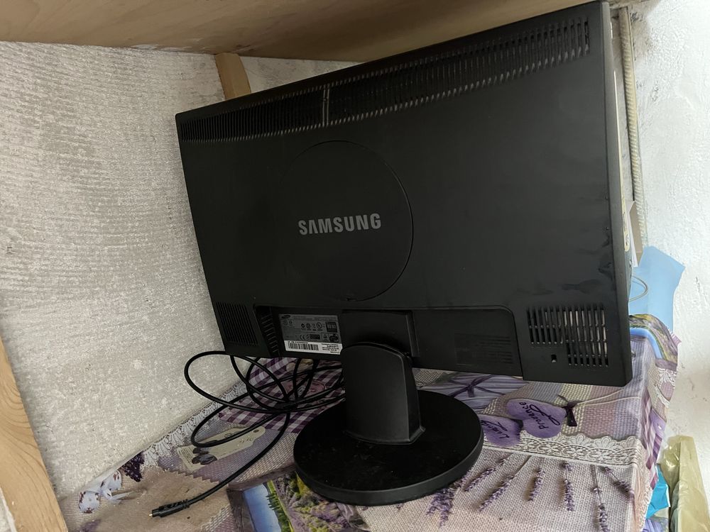 Calculator si monitor