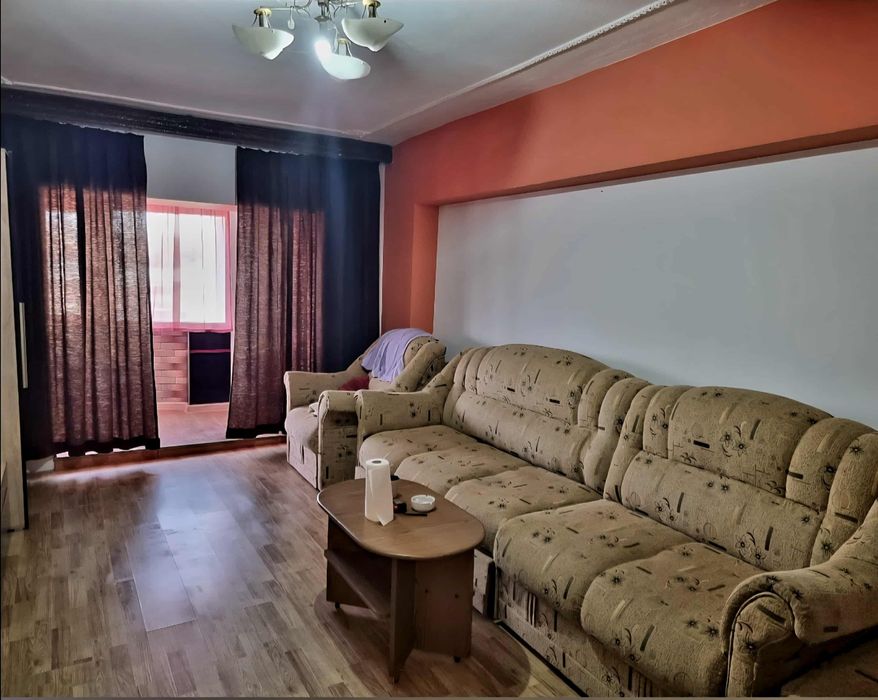 Închiriez apartament