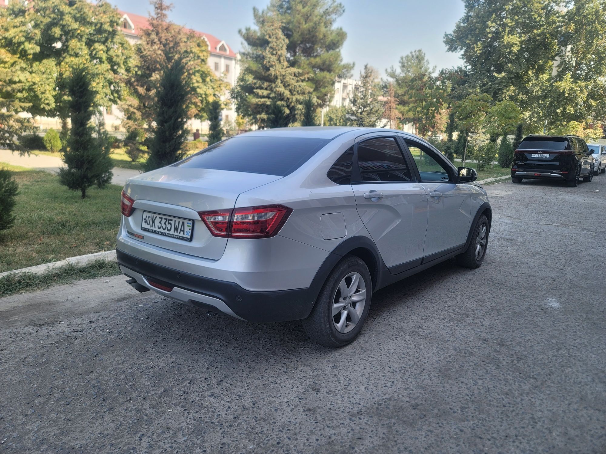 Lada vesta sedan croos