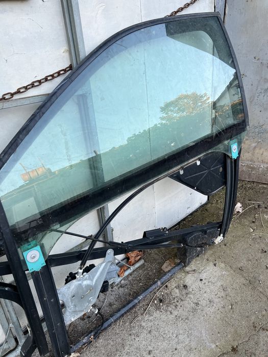 Предно стъкло с механизъм Audi A3