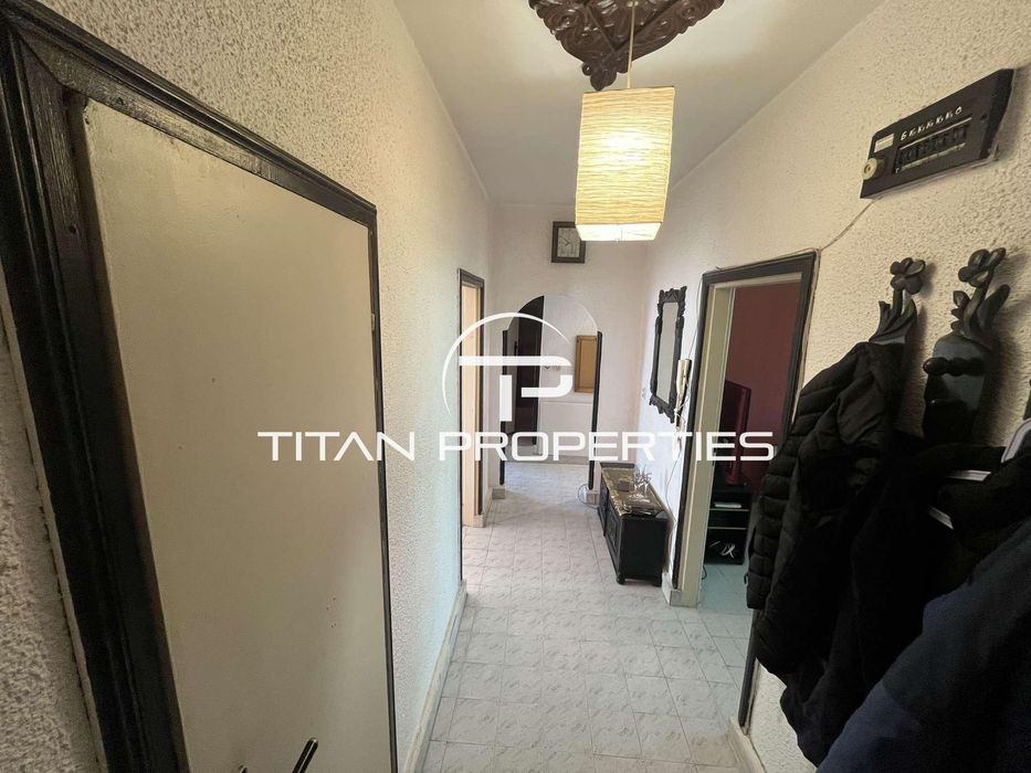 Дава се под наем Тристаен апартамент в Варна, Кайсиева градина - 100 кв.м за 375 € - Снимка #11