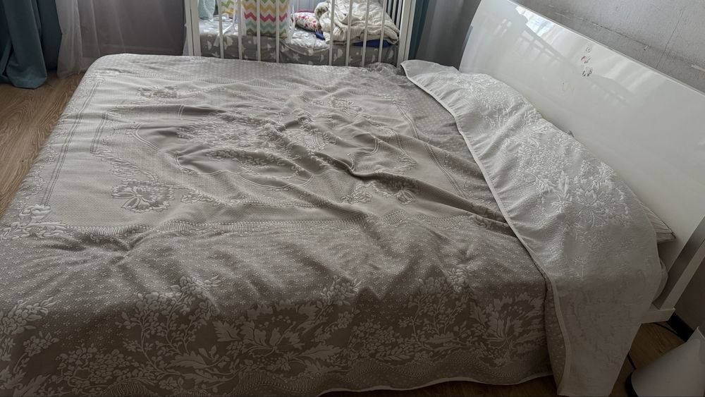 Продам спальный гарнитур