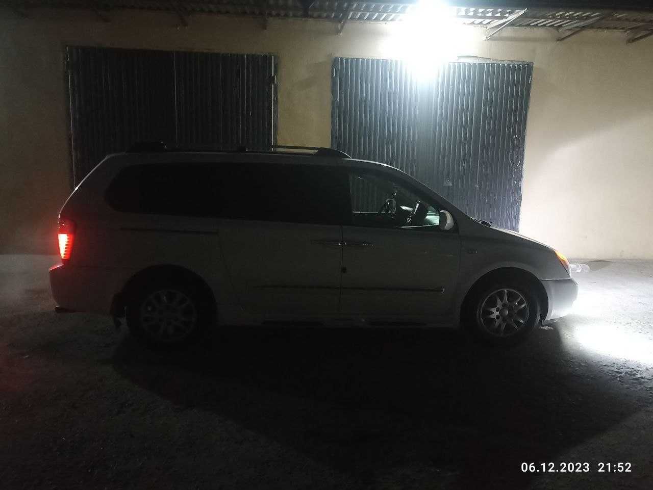 Kia Carnival 3.8