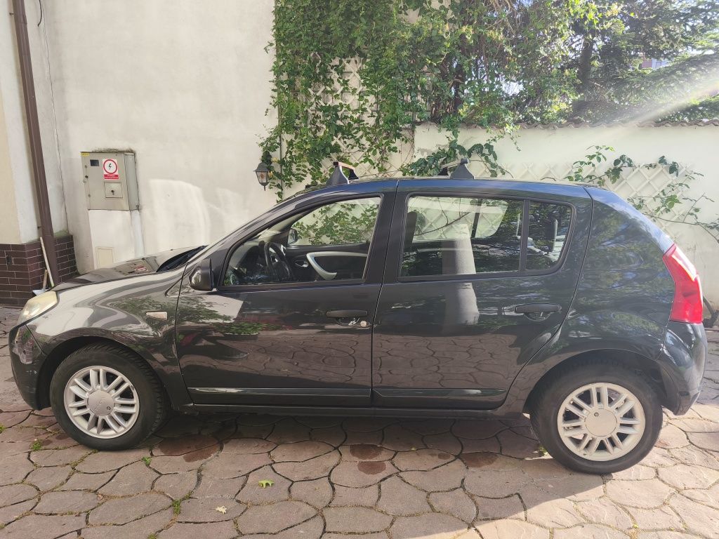 Dacia Sandero 1.6 16V 2009 • 210.000 km • Stare bună • 3.200 € neg.