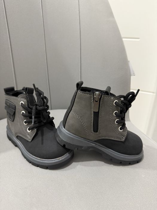 Детские ботинки размер 23