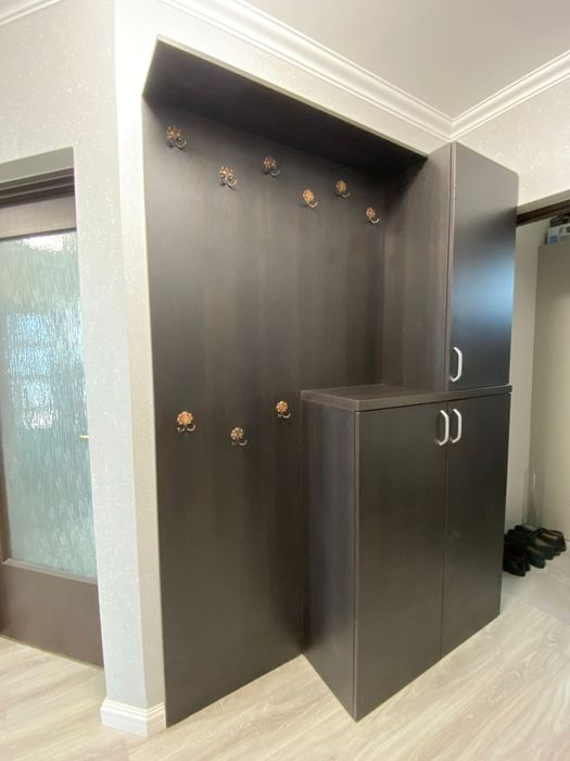 Cuier pentru haine și încălțăminte