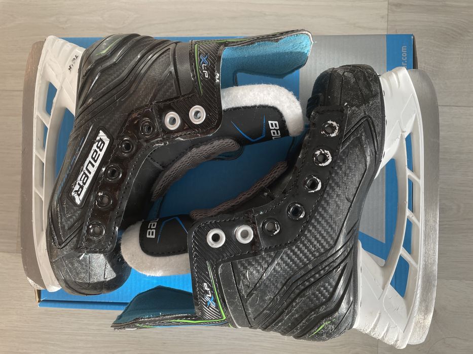 Коньки хоккейные