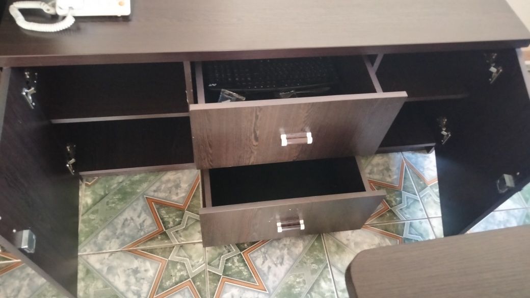 Ofis uchun mebel sotiladi