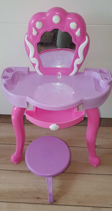 Vand jucarie masuta machiaj!