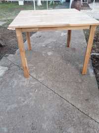 Дървена маса от материал дъб