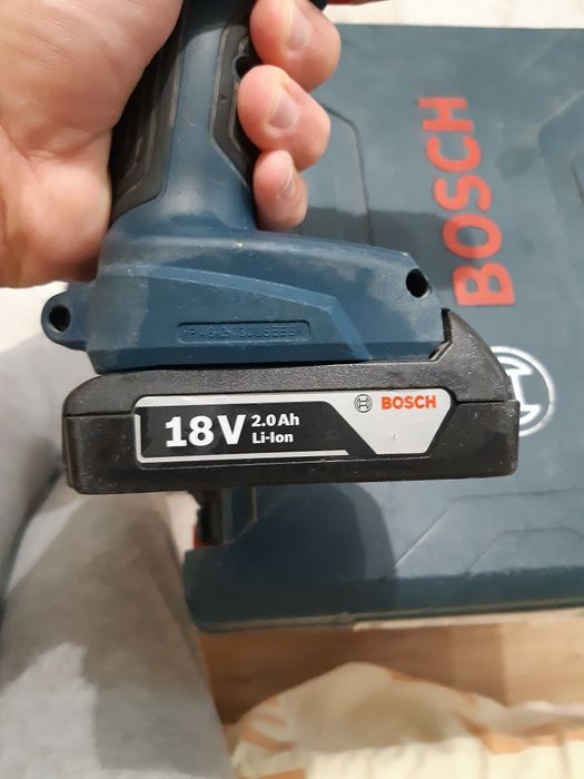 Акумулаторен ударен винтоверт Bosch