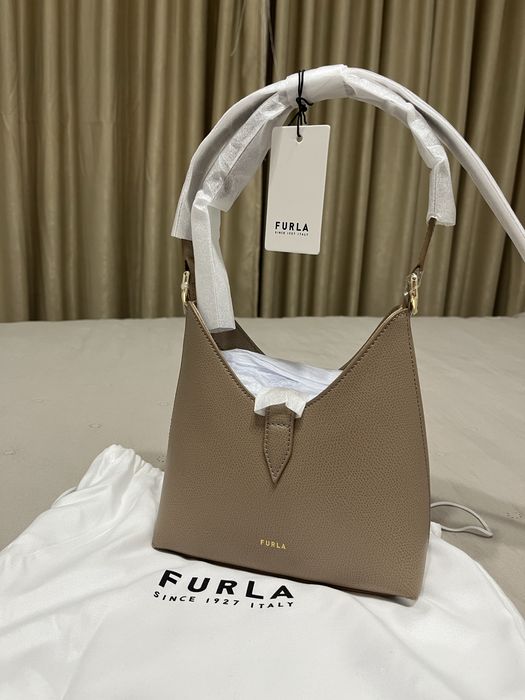 Кожена чанта Furla Iread