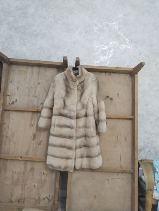 Шуба сатылады.        .