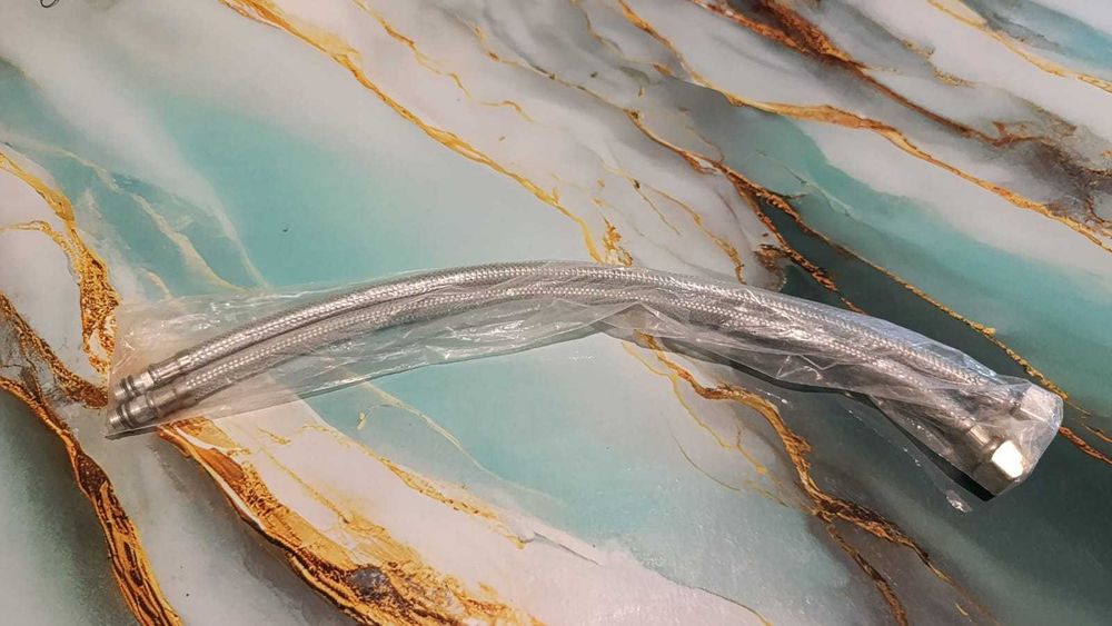 Шланги смесителя.