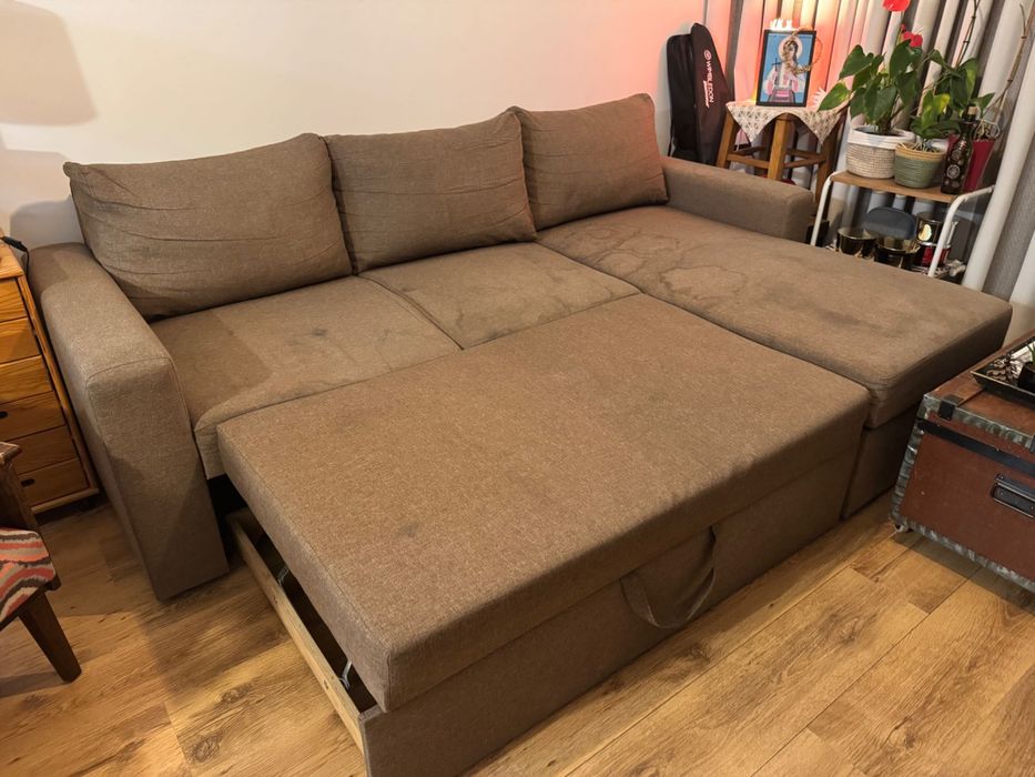 Разтегателен диван с място да съхранение