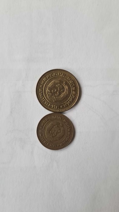 Продавам 1 ст. и 2 ст.  от 1988 г.