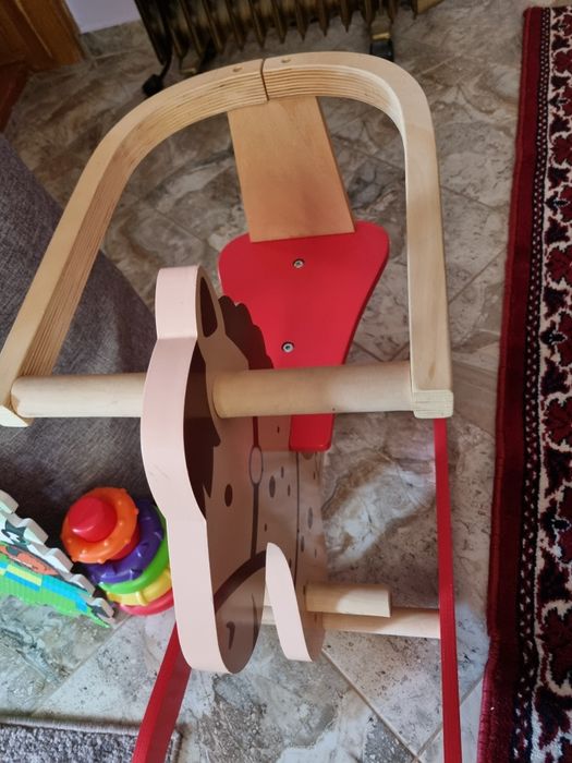 Дървено конче люлка