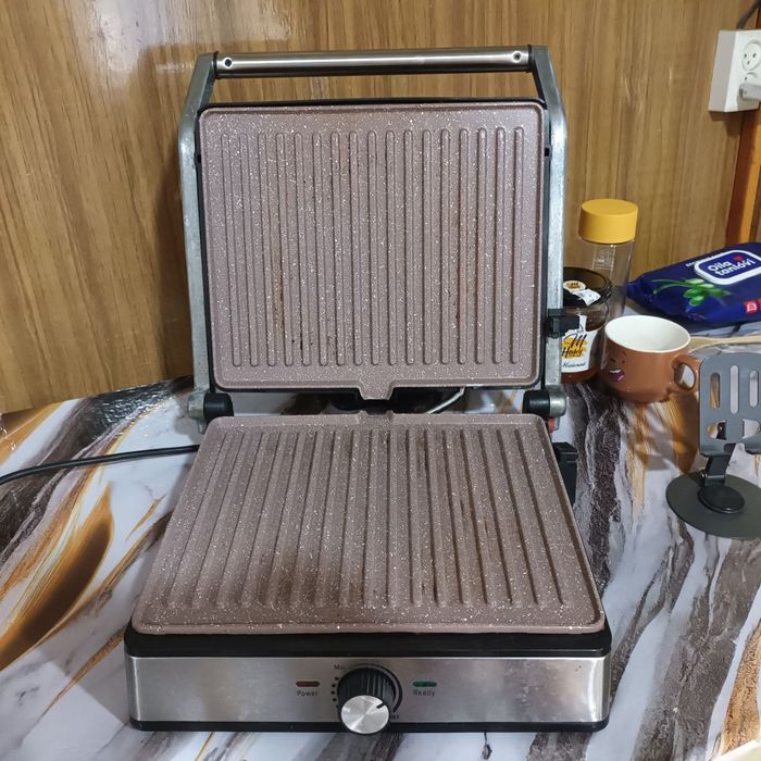 Срочно продаю электрическую гриль, бу