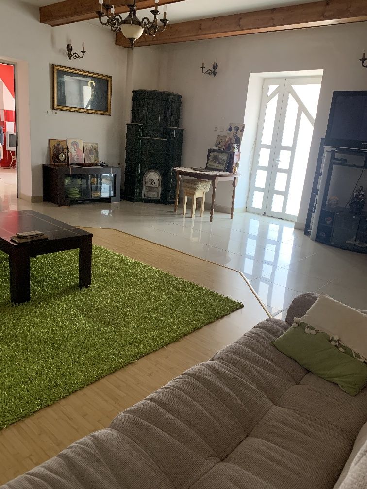 Vând casă conac în Comuna Cricău, Alba