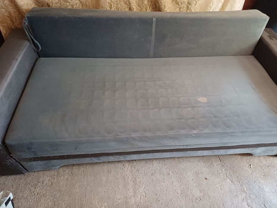 Canapea extensibila cu lada depozitare