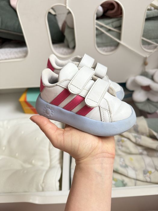 Детские кроссовки adidas 22р