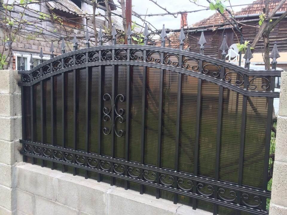 Vand garduri si porti