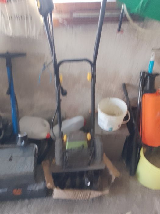 Електрическа фреза FIELMANN FZK 750W, работна лирина 32см.