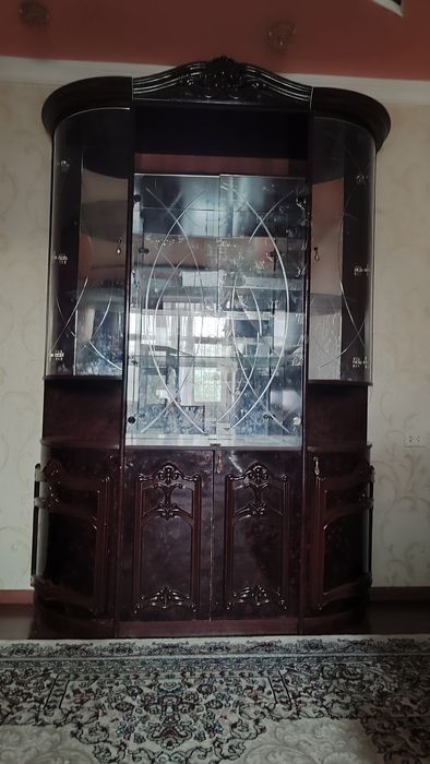 Стенка сотилади.Холати ўртача.Нархи келишилади