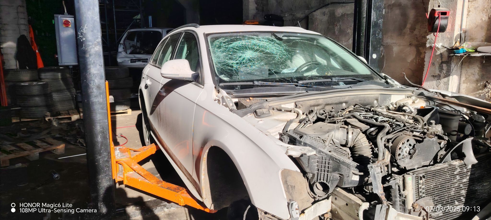 Scut caroserie Audi A4 B8/8K [2007 - 2011] 2.0 tdi CAGA