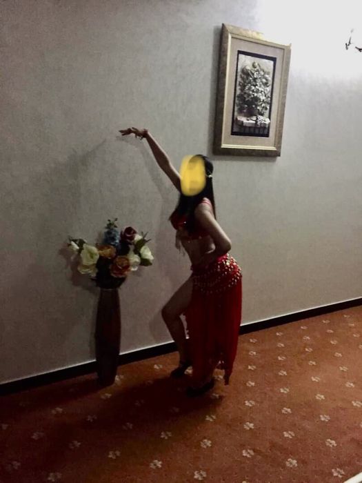 Vand urgent costume pentru dansatoare