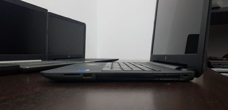 Laptop HP 250 G4, i3-4005U 1.70GHz, 8GB RAM, 256 ssd