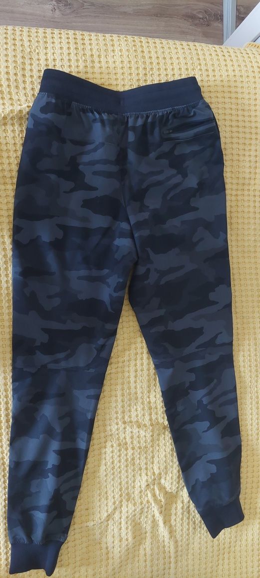 Under armour долница