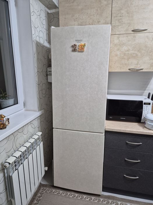 Холодильник Hotpoint