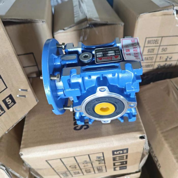 Мотор редуктор