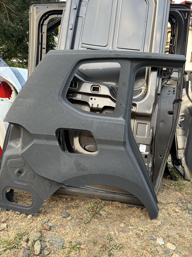 Панел Калник VW Touran