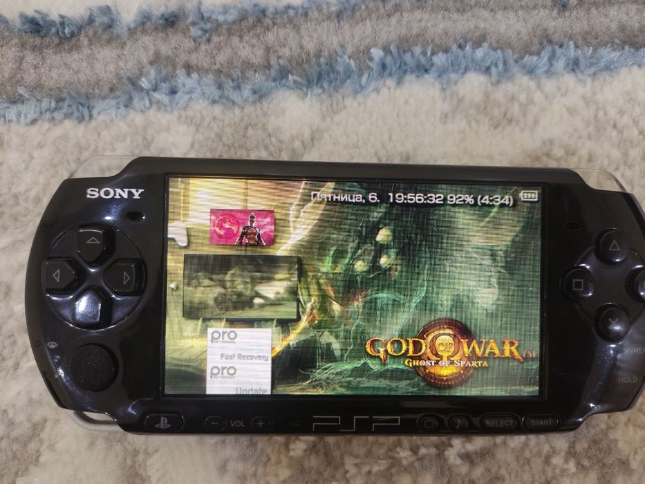 Продается PSP 3008 прошитая  отличное состояние