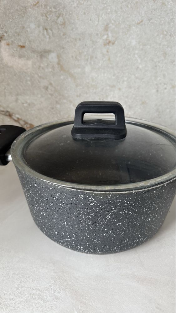 Продается кастрюля и сковородка