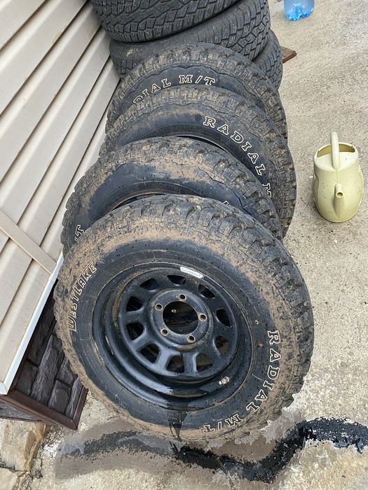 Гуми с джанти 205.80-16