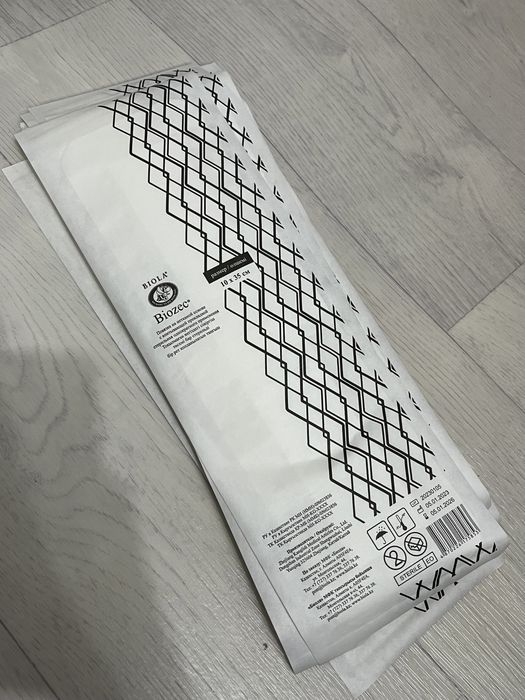 Повязка на нетканой основе с впитывающей прокладкой