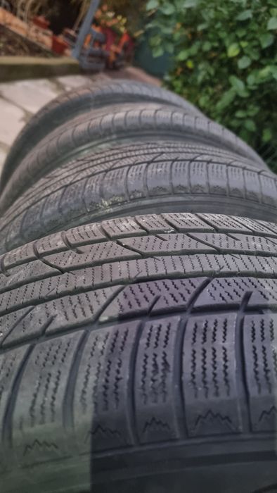 Vand anvelope iarna 245/45 R18