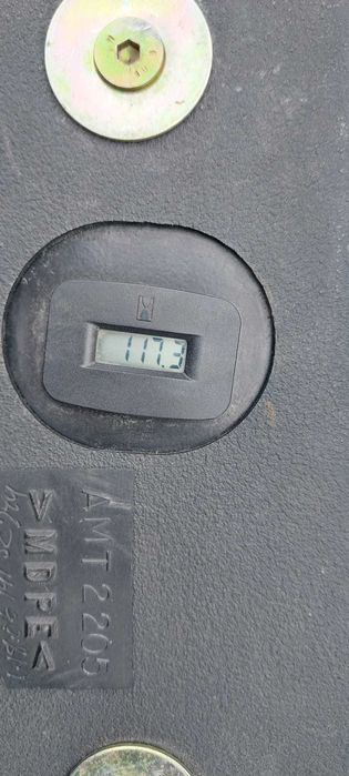 Tractoras pentru gazon  John Deere  3235C