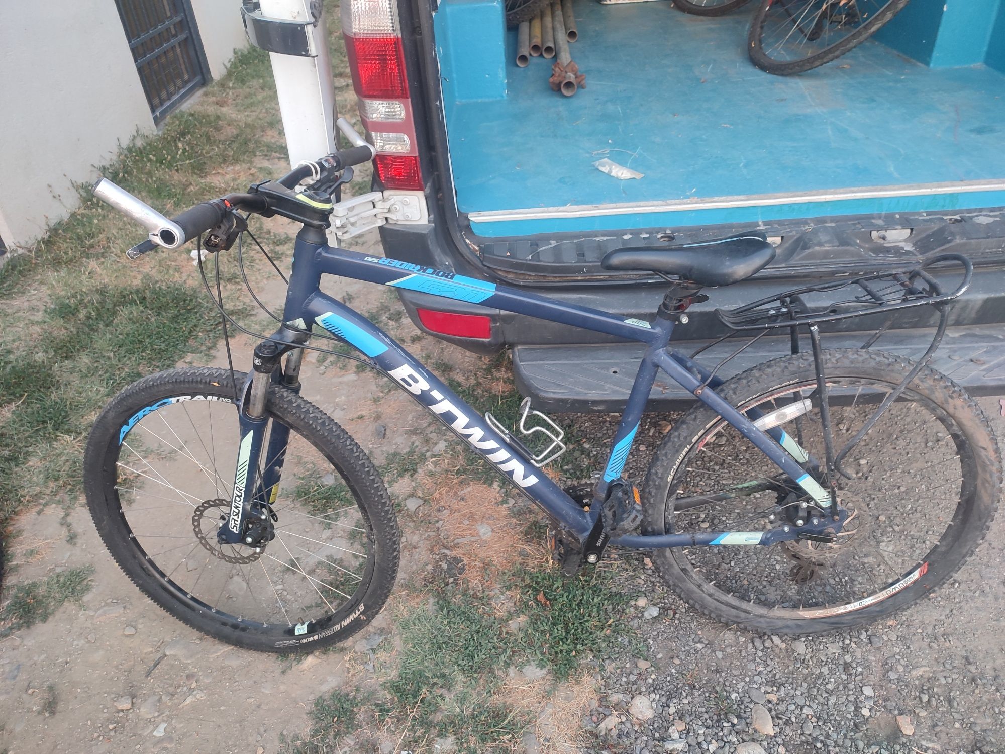 Vând bicicleta B TWIN