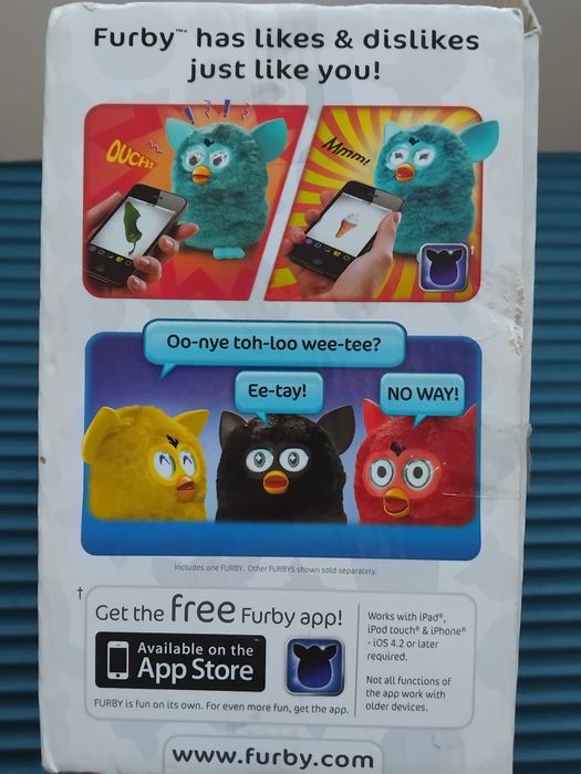 Furby - оригинална интерактивна играчка с кутия