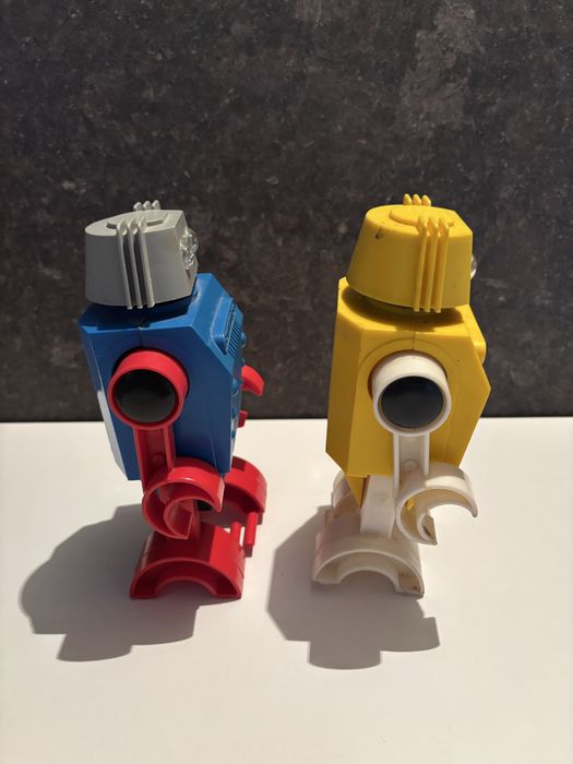 Стара играчка робот