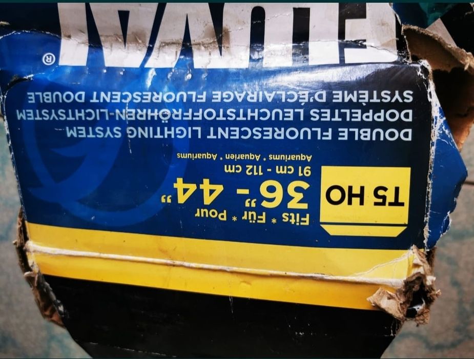 Vând lampa acvariu Fluval T5 H0 cu led albastru de veghe