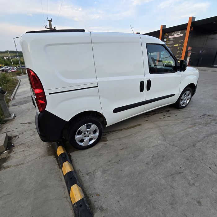 Inchiriez Duba,masina transport